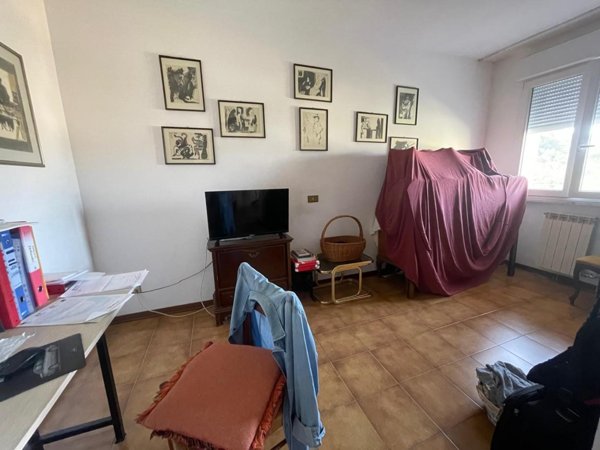 appartamento in vendita a Carrara in zona Bonascola