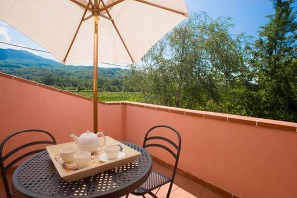 casa indipendente in vendita a Carrara