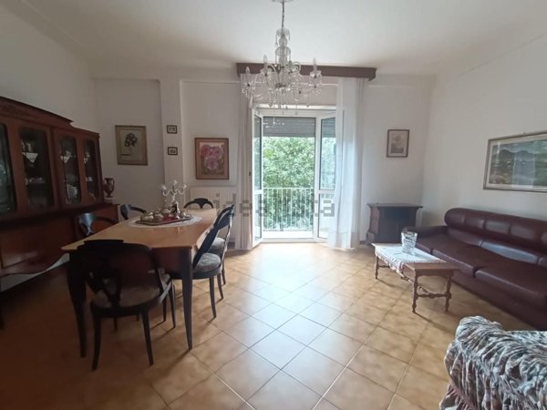 appartamento in vendita a Carrara in zona Marina di Carrara