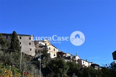 casa indipendente in vendita a Carrara