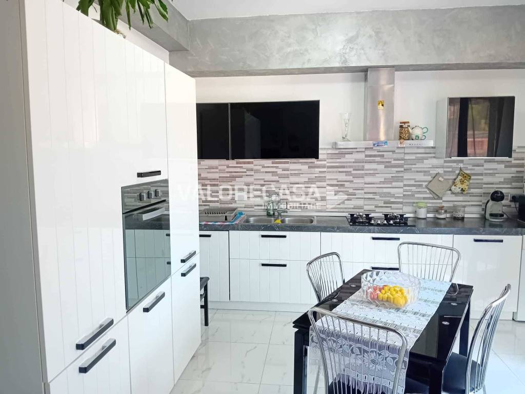 appartamento in vendita a Carrara in zona Centro Città