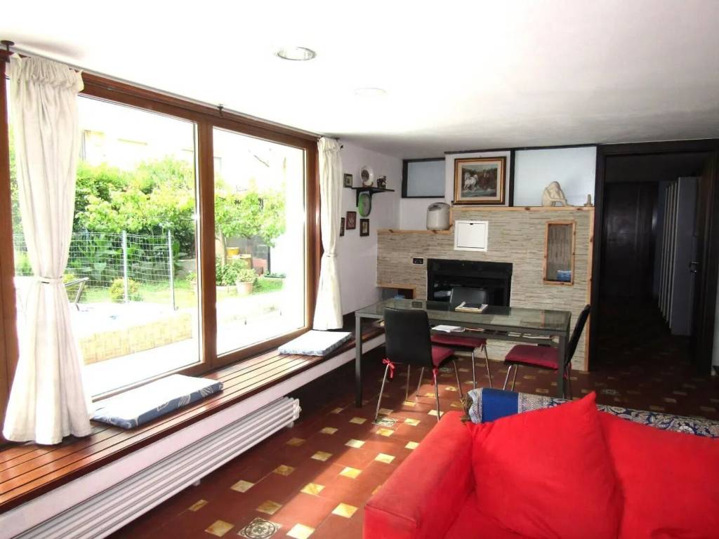 appartamento in vendita a Carrara in zona Marina di Carrara