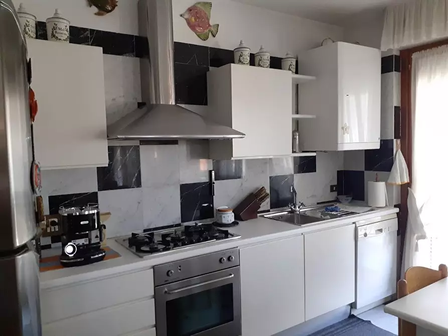 appartamento in vendita a Carrara in zona Marina di Carrara