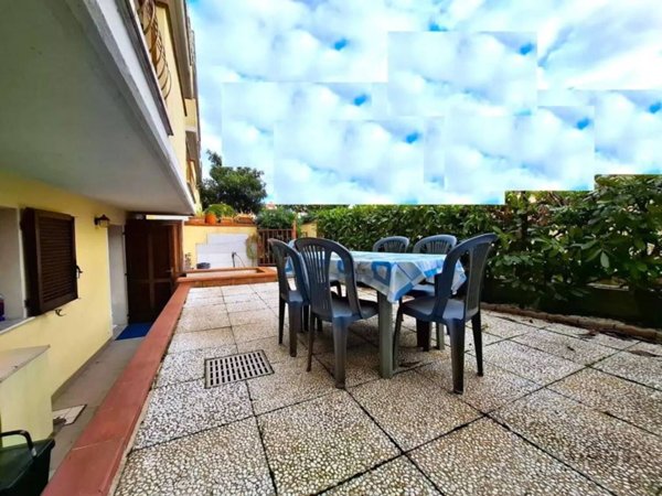 appartamento in vendita a Carrara in zona Marina di Carrara