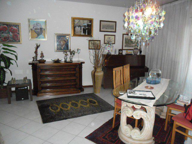 appartamento in vendita a Carrara in zona Avenza