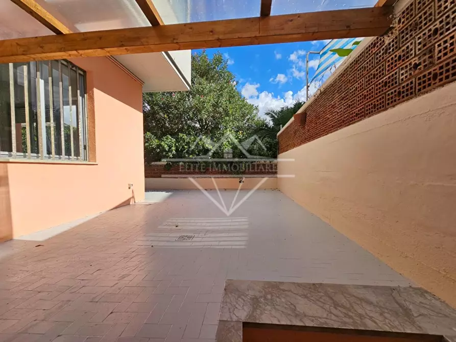 appartamento in vendita a Carrara in zona Marina di Carrara