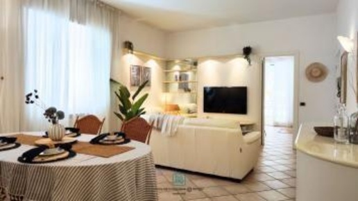 appartamento in vendita a Carrara in zona Marina di Carrara