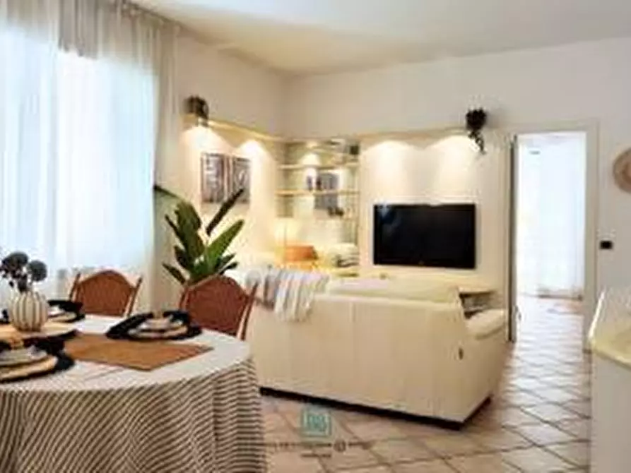 appartamento in vendita a Carrara in zona Marina di Carrara