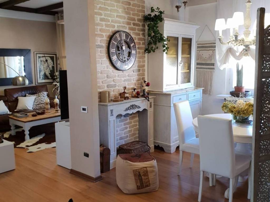 appartamento in vendita a Carrara in zona Centro Città