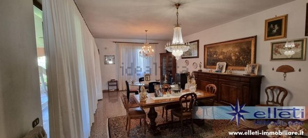 casa indipendente in vendita a Carrara in zona Marina di Carrara