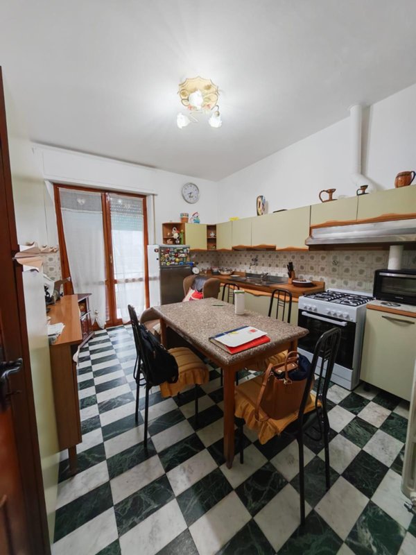 casa indipendente in vendita a Carrara in zona Nazzano