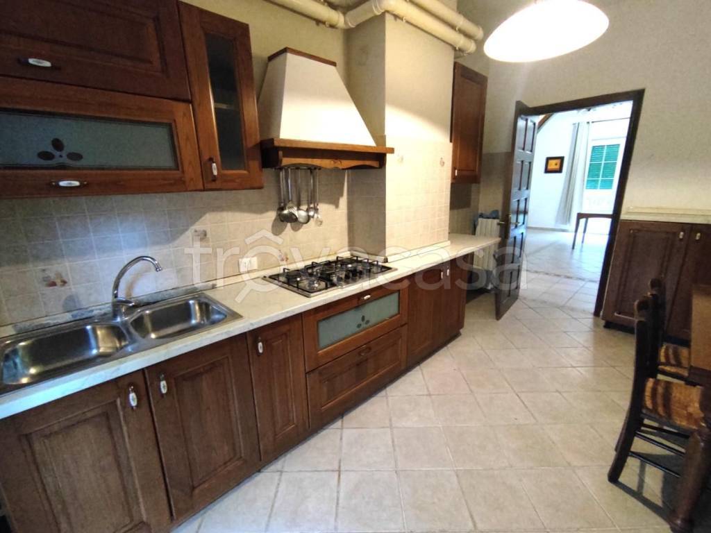 appartamento in vendita a Carrara in zona Centro Città