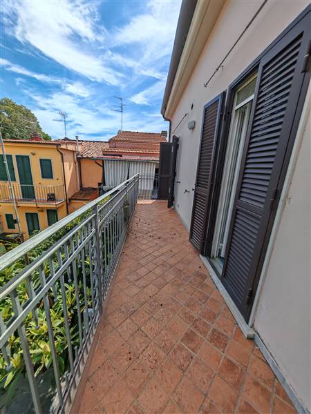 casa indipendente in vendita a Carrara in zona Marina di Carrara