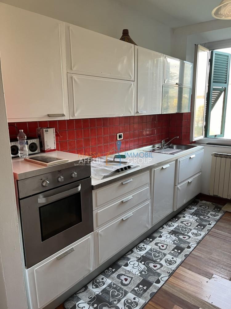appartamento in vendita a Carrara in zona Avenza