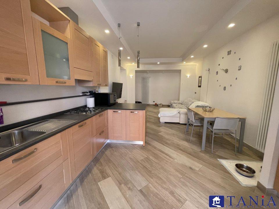 appartamento in vendita a Carrara in zona Marina di Carrara