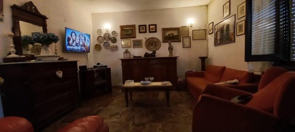 casa indipendente in vendita a Carrara in zona Fossone