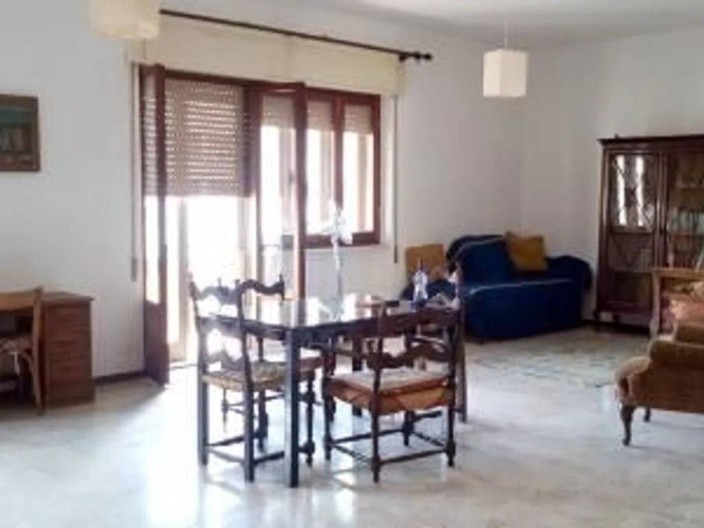 appartamento in vendita a Carrara in zona Avenza