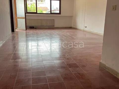 appartamento in vendita a Carrara in zona Stadio