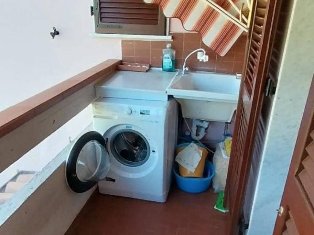 casa indipendente in vendita a Carrara in zona Monteverde