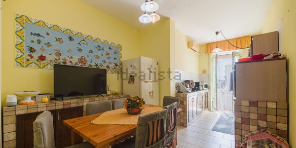 appartamento in vendita a Carrara in zona Marina di Carrara
