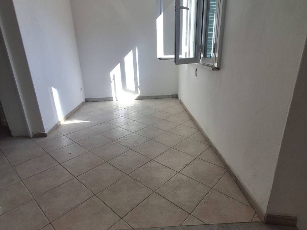 appartamento in vendita a Carrara in zona Codena