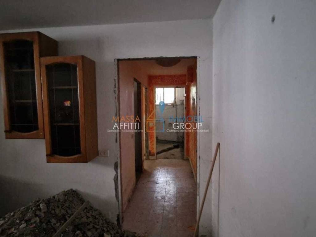 appartamento in vendita a Carrara in zona Marina di Carrara