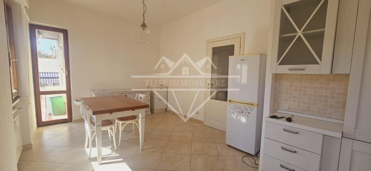 appartamento in vendita a Carrara in zona Avenza