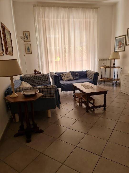 appartamento in vendita a Carrara in zona Marina di Carrara