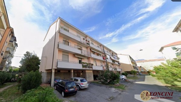appartamento in vendita a Carrara in zona Avenza