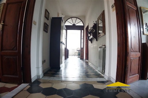 appartamento in vendita a Carrara in zona Centro Città