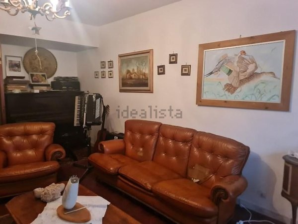 appartamento in vendita a Carrara in zona Marina di Carrara