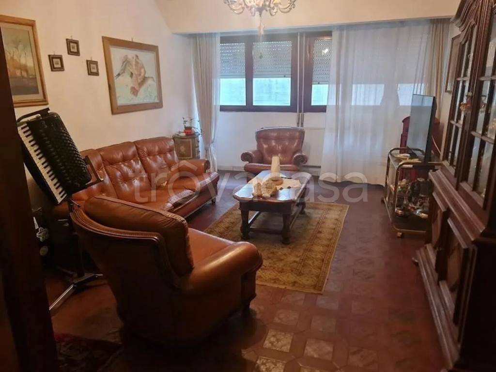 appartamento in vendita a Carrara in zona Marina di Carrara