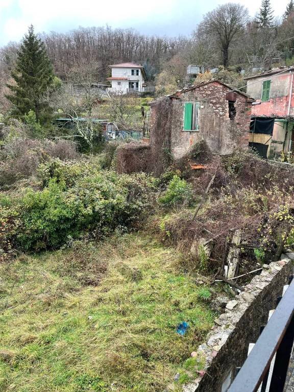 casa indipendente in vendita a Carrara in zona Castelpoggio
