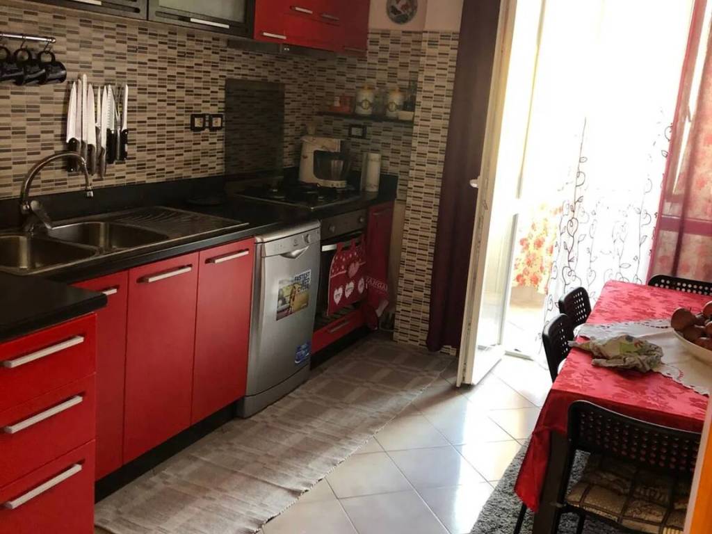appartamento in vendita a Carrara in zona Marina di Carrara