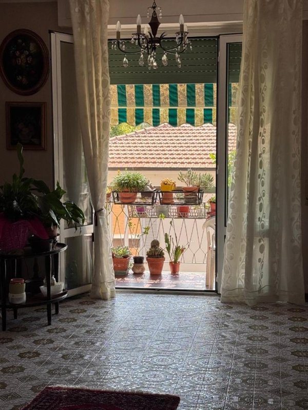 appartamento in vendita a Carrara in zona Marina di Carrara