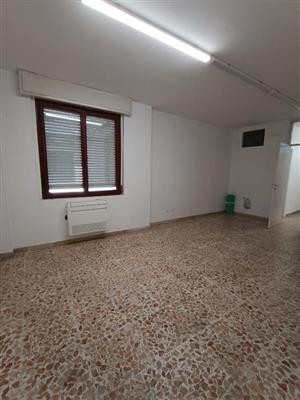 ufficio in vendita a Carrara in zona Centro Città