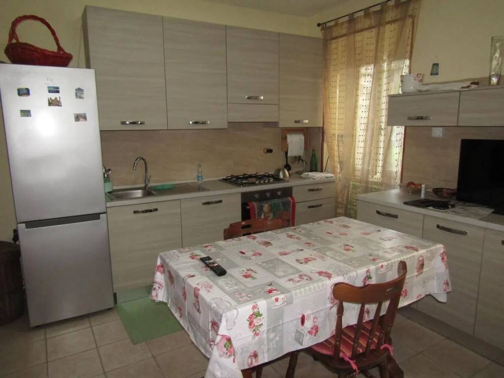 casa indipendente in vendita a Carrara in zona Avenza