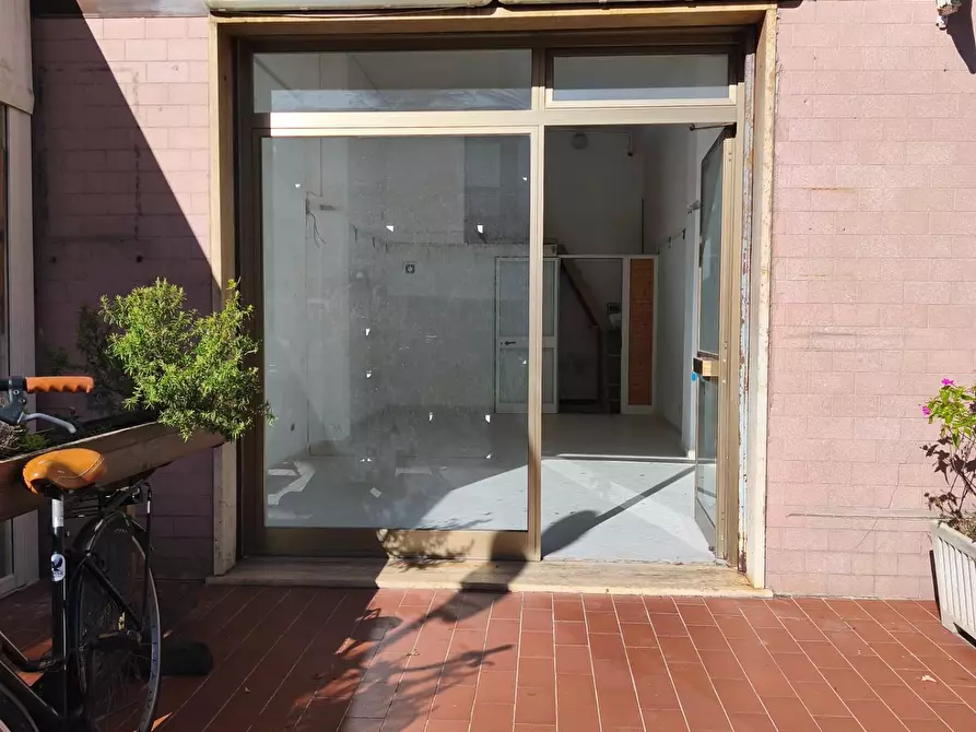 locale commerciale in vendita a Carrara in zona Centro Città