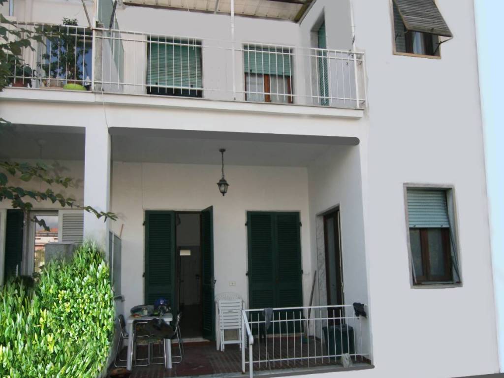 casa indipendente in vendita a Carrara in zona Marina di Carrara