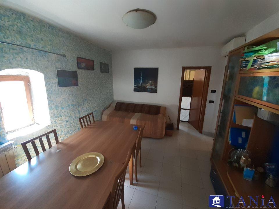 appartamento in vendita a Carrara in zona Centro Città