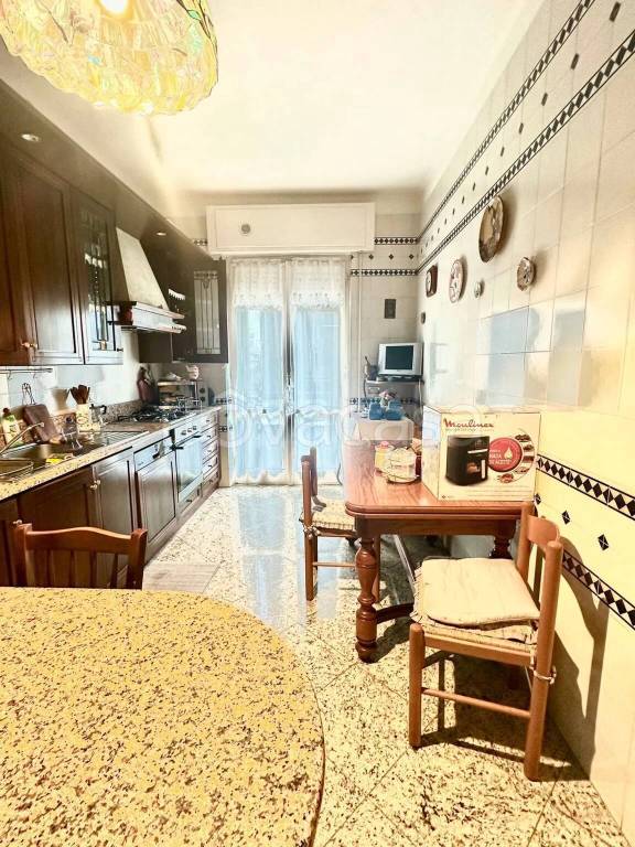 appartamento in vendita a Carrara in zona Marina di Carrara