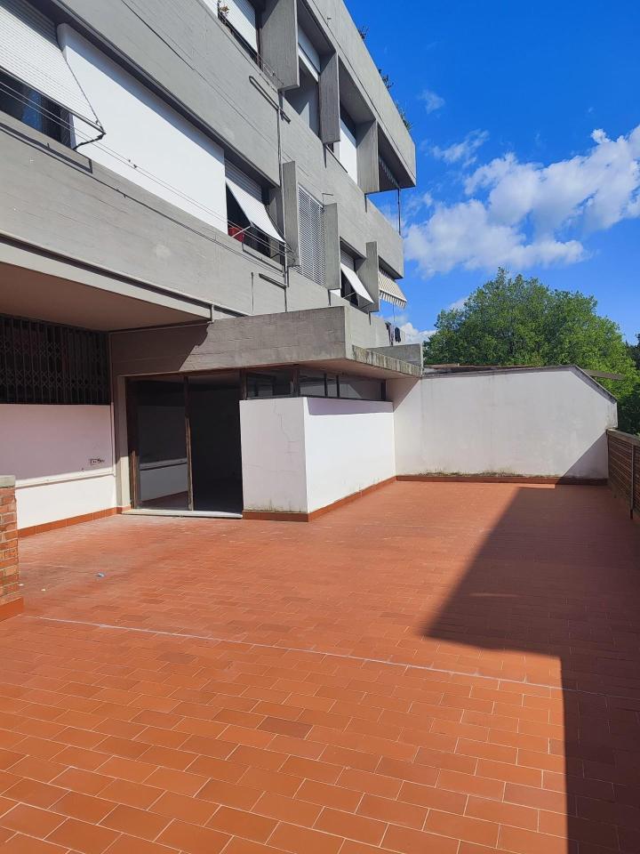 appartamento in vendita a Carrara in zona Stadio