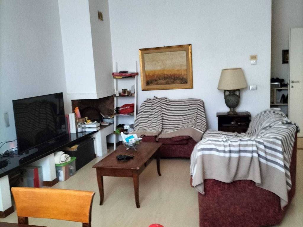 appartamento in vendita a Carrara in zona Avenza