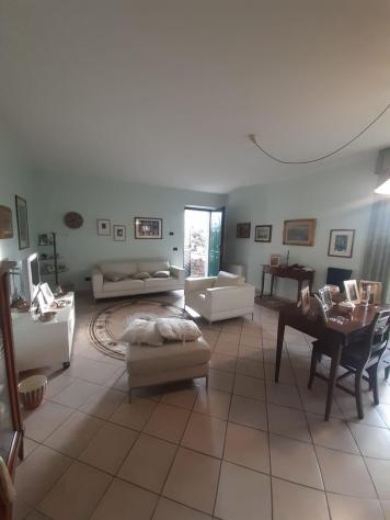 casa indipendente in vendita a Carrara
