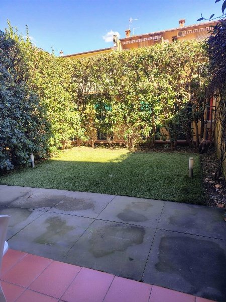 appartamento in vendita a Carrara in zona Marina di Carrara