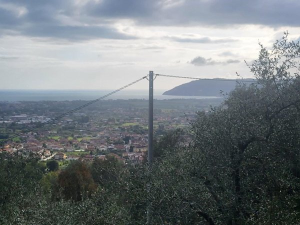 casale in vendita a Carrara in zona Fossone