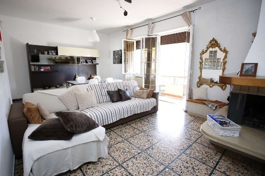 appartamento in vendita a Carrara in zona Avenza