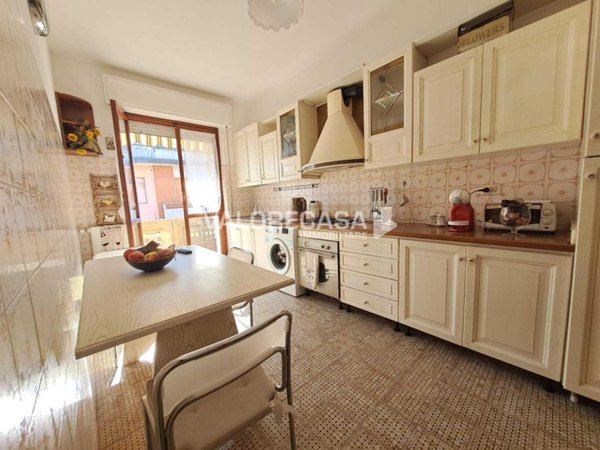 appartamento in vendita a Carrara in zona Marina di Carrara