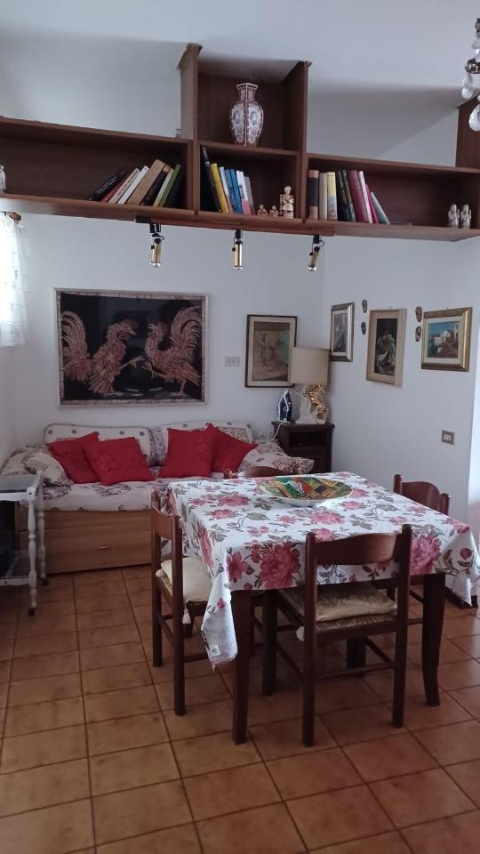 appartamento in vendita a Carrara in zona Marina di Carrara