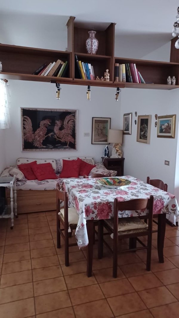 appartamento in vendita a Carrara in zona Centro Città